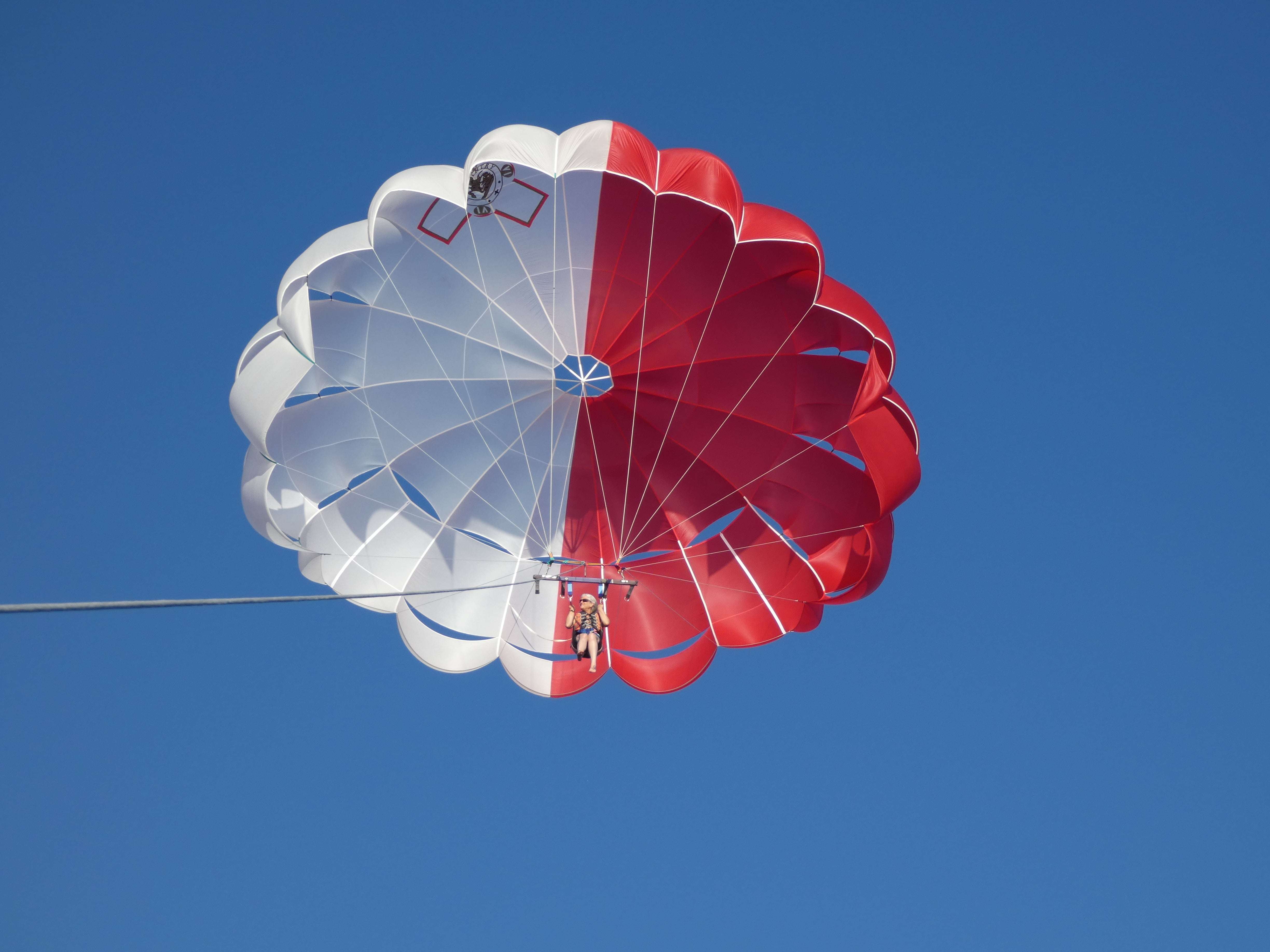 Comino: Blue Lagoon Parasailing Experience 3
